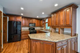 2230 Barger Ct, Wheaton, IL 60189 - Photo 10