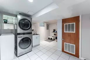 5215 W 63rd Pl, Chicago, IL 60638 - Photo 16