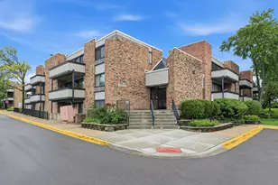 1806 Hemlock Pl, Schaumburg, IL 60173 - Photo 1