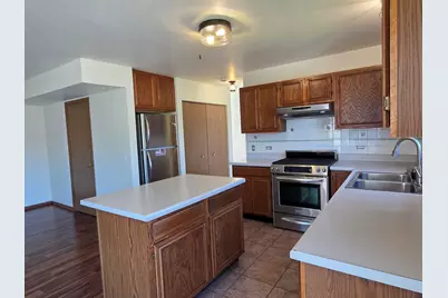 24 E Honeysuckle Drive, Round Lake Beach, IL 60073 - Photo 8