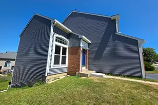 24 E Honeysuckle Dr, Round Lake Beach, IL 60073 - Photo 2