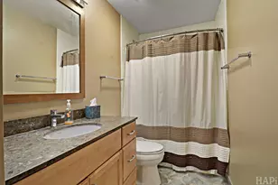 470 Highland Grove Dr, Buffalo Grove, IL 60089 - Photo 20