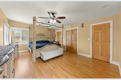 8230 W 85th Street, Hickory Hills, IL 60457 - Photo 14