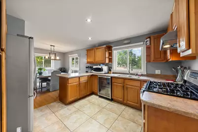 8230 W 85th Street, Hickory Hills, IL 60457 - Photo 6