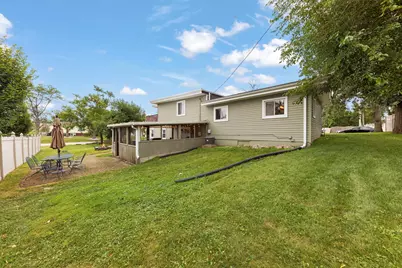 8230 W 85th Street, Hickory Hills, IL 60457 - Photo 24