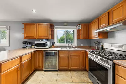 8230 W 85th Street, Hickory Hills, IL 60457 - Photo 8