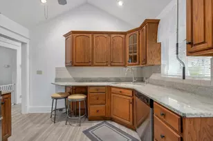 219 W Oak Ave, Wheaton, IL 60187 - Photo 10