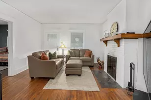 219 W Oak Ave, Wheaton, IL 60187 - Photo 4