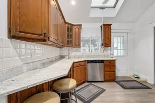 219 W Oak Ave, Wheaton, IL 60187 - Photo 8