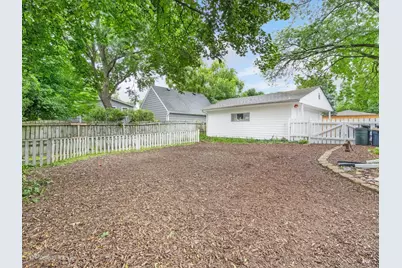 219 W Oak Avenue, Wheaton, IL 60187 - Photo 24