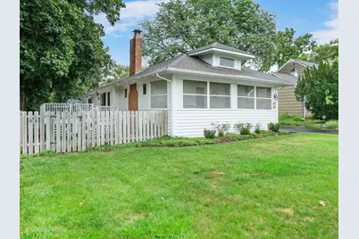 219 W Oak Avenue, Wheaton, IL 60187 - Photo 1