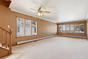 9817 Minnick Ave, Oak Lawn, IL 60453 - Photo 2