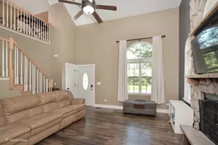 1290 Savanna Ln, Woodstock, IL 60098 - Photo 2