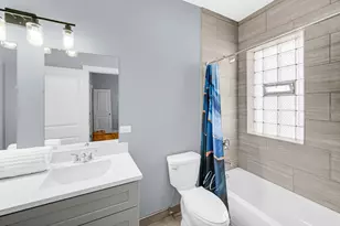 6022 S Eberhart Ave, Chicago, IL 60637 - Photo 12