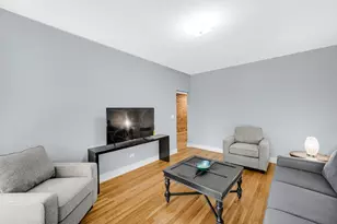6022 S Eberhart Ave, Chicago, IL 60637 - Photo 2