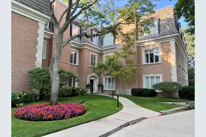 485 Oakwood Avenue #D-2, Lake Forest, IL 60045 - Photo 1
