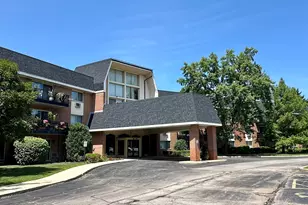 1188 Royal Glen Dr, Glen Ellyn, IL 60137 - Photo 1