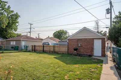 2116 S 20th Avenue, Broadview, IL 60155 - Photo 4