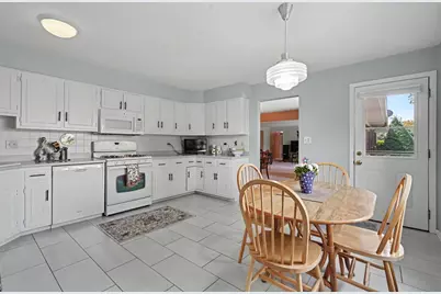 252 Cardinal Drive, Bloomingdale, IL 60108 - Photo 6