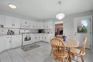 252 Cardinal Dr, Bloomingdale, IL 60108 - Photo 6