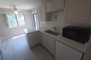 299 Pembridge Ln, Schaumburg, IL 60193 - Photo 2