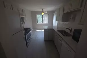 299 Pembridge Ln, Schaumburg, IL 60193 - Photo 8
