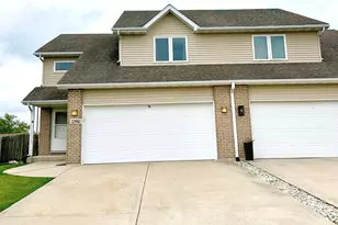 2394 Caton Crest Dr, Crest Hill, IL 60403 - Photo 2