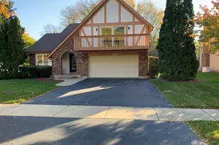 207 N Wilke Rd, Palatine, IL 60074 - Photo 1