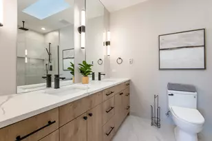 5747 N Maplewood Ave, Chicago, IL 60659 - Photo 22