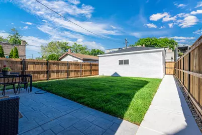 5747 N Maplewood Avenue, Chicago, IL 60659 - Photo 34