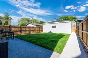 5747 N Maplewood Ave, Chicago, IL 60659 - Photo 34
