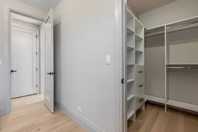 5747 N Maplewood Avenue, Chicago, IL 60659 - Photo 26