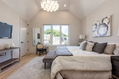 5747 N Maplewood Avenue, Chicago, IL 60659 - Photo 18