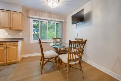 1095 Hickory Lane, Elk Grove Village, IL 60007 - Photo 6