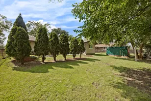 1095 Hickory Ln, Elk Grove Village, IL 60007 - Photo 22