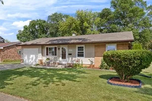 1095 Hickory Ln, Elk Grove Village, IL 60007 - Photo 26
