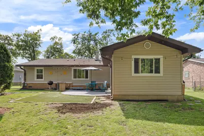 1095 Hickory Lane, Elk Grove Village, IL 60007 - Photo 20
