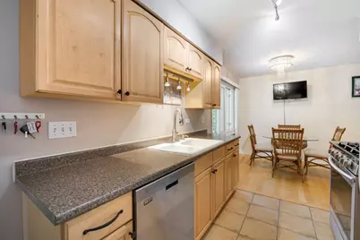 1095 Hickory Lane, Elk Grove Village, IL 60007 - Photo 8