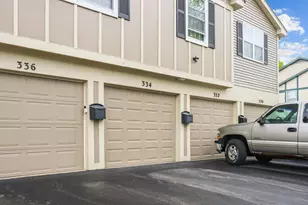 334 Plumwood Ct, Vernon Hills, IL 60061 - Photo 2