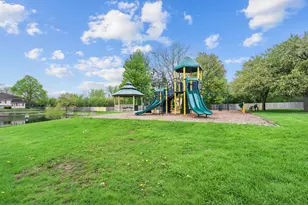 334 Plumwood Ct, Vernon Hills, IL 60061 - Photo 18