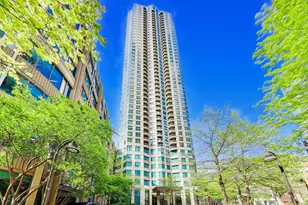 400 N La Salle Dr, Chicago, IL 60654 - Photo 1