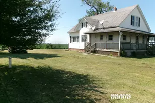 1588 E 1400 North Rd, Crescent City, IL 60928 - Photo 2