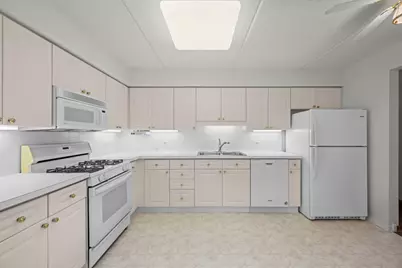 15 S Pine Street #507, Mount Prospect, IL 60056 - Photo 6