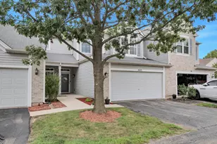 2423 Rocky Hill Cir, Joliet, IL 60432 - Photo 2