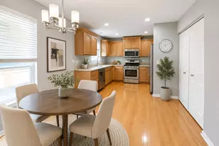 3131 Saganashkee Ln, Naperville, IL 60564 - Photo 2