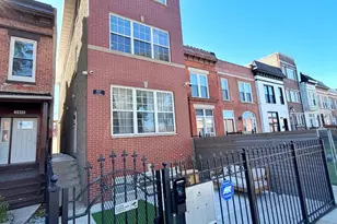 2427 W Grenshaw St, Chicago, IL 60612 - Photo 1