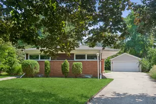 2117 Parkview Ct, Wilmette, IL 60091 - Photo 1