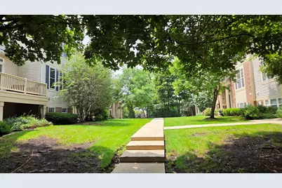 2631 N Greenwood Avenue #2631, Arlington Heights, IL 60004 - Photo 2