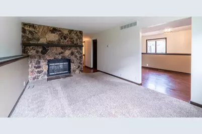 77 Joy Street #77, Sugar Grove, IL 60554 - Photo 4