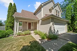 990 Pennwood Ln, Bolingbrook, IL 60440 - Photo 1